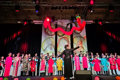 [Ảnh] Đầm ấm Tết xa quê của cộng đồng người Việt Nam tại Pháp