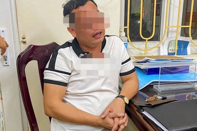 Lái xe vi phạm nồng độ cồn ở mức cao tại cơ quan công an.