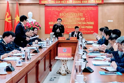 Quang cảnh hội nghị đánh giá 1 năm thực hiện Quy chế phối hợp giữa Ban Quản lý Khu kinh tế Hải Phòng và Cục Hải quan Hải Phòng.