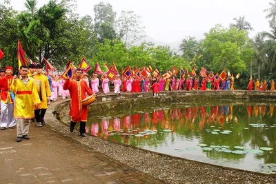 Nghi thức rước nước ở làng Đông Sơn.