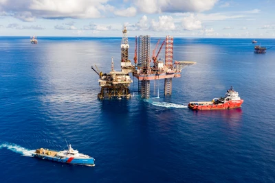 Hoạt động khai thác dầu khí tại mỏ Bạch Hổ.