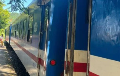 Tàu SE2 gặp sự cố nhẹ tại ga Lăng Cô.