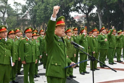 Lực lượng Cảnh sát điều tra tội phạm về ma túy tuyên thệ, thề đấu tranh không khoan nhượng với tội phạm ma túy.