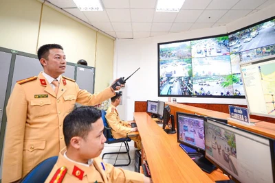 Người dân liên hệ Phòng Cảnh sát giao thông nơi cư trú hoặc nơi phát hiện vi phạm để giải quyết vi phạm.