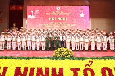 Tôn vinh 80 điển hình tiên tiến, đại diện hơn 18 nghìn cán bộ, chiến sĩ trong toàn lực lượng.