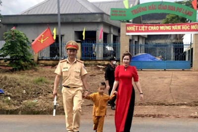 Niềm vui của các cháu mầm non Đắk Nông vào năm học mới.