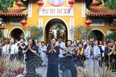 Đại lễ kính mừng Phật đản Phật lịch 2569 tổ chức tại Chùa Quán Sứ.