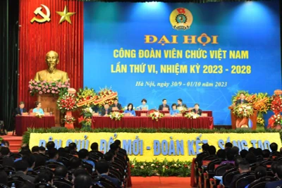 Đoàn chủ tịch Đại hội Công đoàn viên chức Việt Nam lần thứ VI.