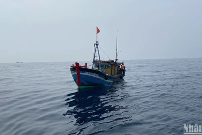 Tàu đánh bắt thủy sản trái phép bị lực lượng Biên phòng Quảng Trị bắt giữ.