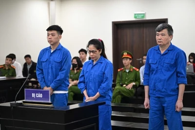 Các bị cáo tại phiên tòa.