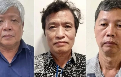 Cựu Thứ trưởng Tài nguyên và Môi trường (ngoài cùng bên trái) và các bị can khác. (Nguồn: Bộ Công an)