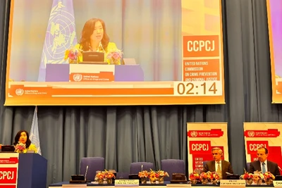 Thứ trưởng Lê Thị Thu Hằng phát biểu tại phiên khai mạc. (Ảnh: BNG)