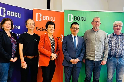Đại sứ Vũ Lê Thái Hoàng và Ban lãnh đạo trường BOKU Wien. (Nguồn: Đại sứ quán Việt Nam tại Áo)