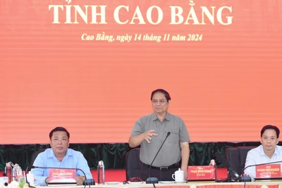 Thủ tướng Phạm Minh Chính chủ trì cuộc họp. (Ảnh: TRẦN HẢI)