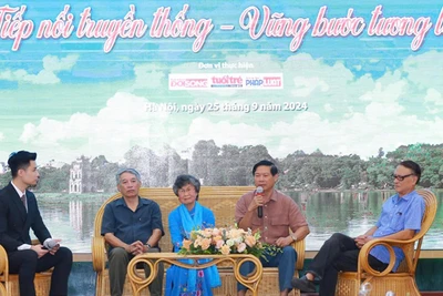 Các đại biểu dự tọa đàm "Tiếp nối truyền thống - Vững bước tương lai". (Ảnh: Ban tổ chức)