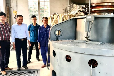 Kiểm tra vận hành máy bơm tại trạm bơm Hữu Bị, xã Mỹ Phúc, huyện Mỹ Lộc, tỉnh Nam Định.