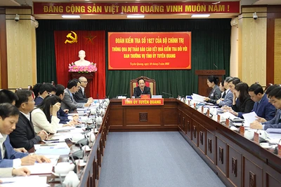 Các đại biểu tham gia buổi làm việc.