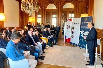 Đại sứ Đinh Toàn Thắng nhấn mạnh: Chính phủ Việt Nam tạo điều kiện thuận lợi cho các doanh nghiệp Pháp xúc tiến đầu tư và mở rộng kinh doanh tại Việt Nam.