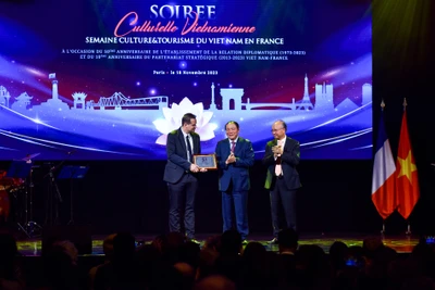 [Ảnh] "Đêm Văn hóa Việt Nam" tôn vinh bản sắc Việt và quan hệ gắn bó Việt Nam-Pháp