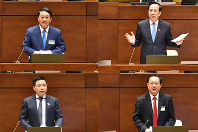 (Từ phải sang) Bộ trưởng Lao động-Thương binh và Xã hội Đào Ngọc Dung; Bộ trưởng, Chủ nhiệm Ủy ban Dân tộc Hầu A Lềnh; Bộ trưởng Khoa học và Công nghệ Huỳnh Thành Đạt và Bộ trưởng Giao thông vận tải Nguyễn Văn Thắng là 4 vị tư lệnh ngành đăng đàn trả lời chất vấn của các đại biểu Quốc hội tại Kỳ họp thứ 5, Quốc hội khóa XV.