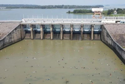 Hồ thủy điện Trị An. 