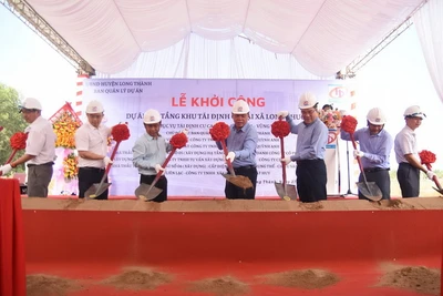 Lãnh đạo tỉnh Đồng Nai và huyện Long Thành thực hiện nghi thức khởi công Khu tái định cư Long Phước.