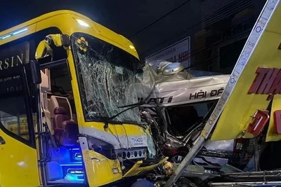 Hiện trường vụ tai nạn đặc biệt nghiêm trọng. 