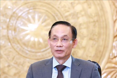 Đồng chí Lê Hoài Trung, Bí thư Trung ương Đảng, Trưởng Ban Đối ngoại Trung ương Đảng Cộng sản Việt Nam trả lời phỏng vấn báo chí. (Ảnh: TTXVN)