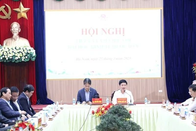 Các đại biểu dự hội nghị.