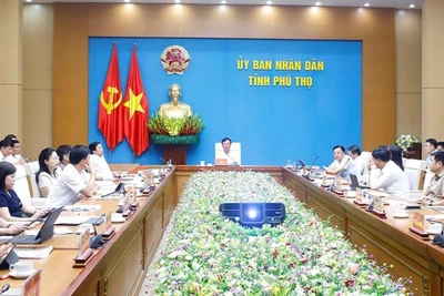 Chủ tịch Ủy ban nhân dân tỉnh Phú Thọ Bùi Văn Quang chủ trì nghe phương án bố trí nhà ở lưu trú cho cán bộ, công chức, viên chức và người lao động sau khi sáp nhập ba tỉnh Phú Thọ, Vĩnh Phúc và Hòa Bình.