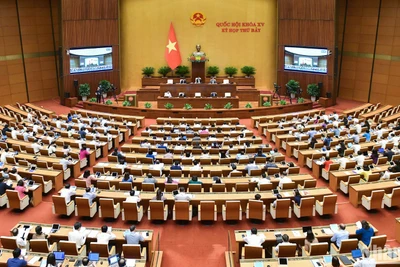 Quốc hội thảo luận tại hội trường về dự án Luật sửa đổi, bổ sung một số điều của 5 đạo luật về tư pháp.