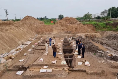 Khu vực hố khai quật hai thuyền cổ tại phường Hà Mãn, thị xã Thuận Thành, tỉnh Bắc Ninh.