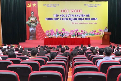 Toàn cảnh buổi tiếp xúc cử tri chuyên đề.