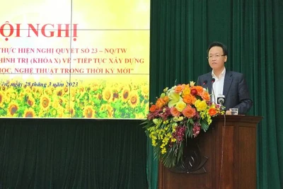 Bí thư Tỉnh ủy Hưng Yên Nguyễn Hữu Nghĩa phát biểu tại hội nghị tổng kết 15 năm thực hiện Nghị quyết số 23-NQ/TW của Bộ Chính trị khóa X.