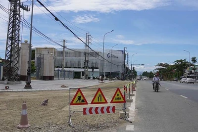 Mặc dù đã bị cơ quan chức năng nhiều lần lập biên bản, yêu cầu dừng thi công nhưng Công ty TNHH Giang Sơn vẫn không chấp hành