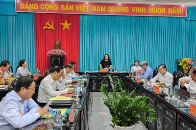 Hội nghị Tỉnh ủy đột xuất cho ý kiến về chủ trương sắp xếp đơn vị hành chính cấp tỉnh, Đề án sắp xếp đơn vị hành chính cấp xã của tỉnh. (Ảnh: HOÀNG TRUNG)