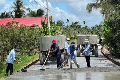 Xã đảo Tam Hiệp đầu tư phát triển đường giao thông để phục vụ đi lại, vận chuyển hàng hóa.