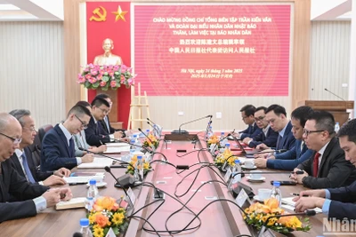 Quang cảnh buổi làm việc.