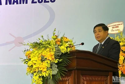 Phó Thủ tướng Nguyễn Chí Dũng phát biểu ý kiến tại buổi lễ. (Ảnh: NHẬT MINH)