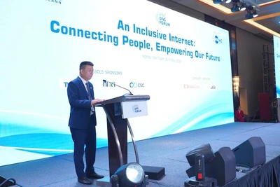 Giám đốc VNNIC Nguyễn Hồng Thắng phát biểu tại Diễn đàn.