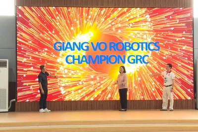 Các cuộc thi thiết kế và lập trình robot đã thúc đẩy học sinh đam mê với khoa học và công nghệ.