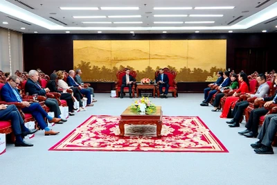 Đại sứ đặc mệnh toàn quyền Liên minh châu Âu tại Việt Nam cùng đoàn công tác đến thăm và làm việc với lãnh đạo thành phố Đà Nẵng. 