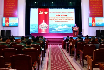 Các đại biểu tham gia thảo luận tại hội nghị.