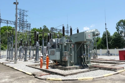 Lắp máy biến áp T2 TBA 110kV Krông Nô, tỉnh Đắk Nông. 