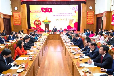 Quang cảnh buổi gặp mặt kỷ niệm 95 năm ngày thành lập Đảng.