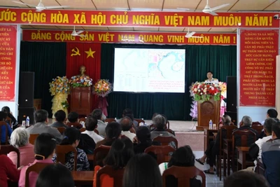 Tuyên truyền về công tác phòng, chống khai thác hải sản bất hợp pháp cho ngư dân huyện Phù Cát,