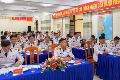 Các đại biểu dự Lễ tuyên dương quân nhân chuyên nghiệp xuất sắc, tiêu biểu.