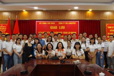 Vùng 2 Hải quân: Giao lưu, thông tin tuyên truyền về tình hình biển, đảo.