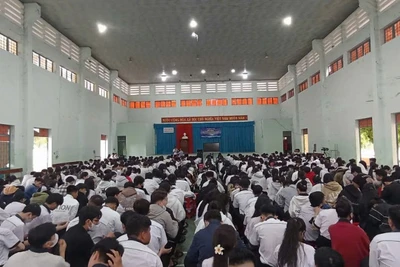 Hội nghị tuyên truyền biển, đảo, thu hút nguồn nhân lực Hải quân tại Ninh Thuận.