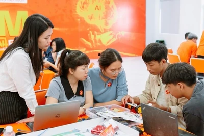 Giáo viên trung học phổ thông ứng dụng AI và STEM vào giảng dạy một cách hiệu quả. 